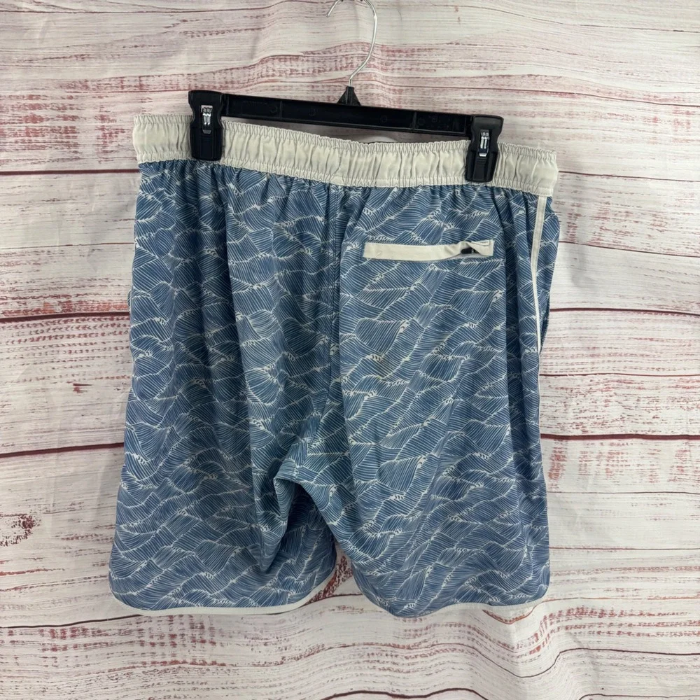 Vuori Banks Boardshorts Mens Large  Blue White Wave 4-Way Stretch Swim Trunks